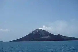 Anak Krakatau en 2013, antes del colapso de 2018