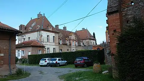 Antiguo castillo, actualmente incluido en el convento.