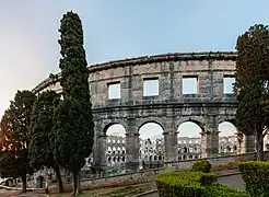 Vista del anfiteatro desde el exterior