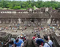 Turistas en Angkor Wat