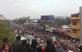 Calles abarrotadas en el estado de Guwahati.