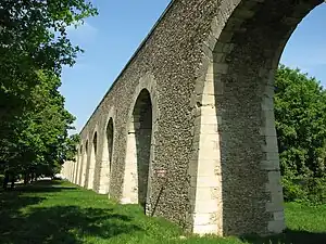 arcos lado sureste, no lejos de la torre de la Malabarista.