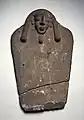 Anónimo, Cubierta de sarcófago con retrato de hebreo, Antiguo Egipto, c. 664-332 a. C. Terracota. Museo de Brooklyn, Nueva York.
