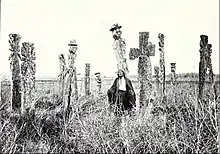 La cultura del Pueblo mapuche es la más importante de la comuna. En la imagen se puede apreciar un cementerio mapuche con las estatuas mapuches, las Chemamull