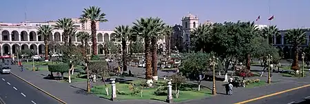 Panorama de la Plaza de Armas.