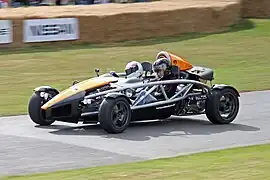 Ariel Atom 3 en circuito (volante a la derecha).