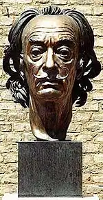 Busto de Salvador Dalí (1975)