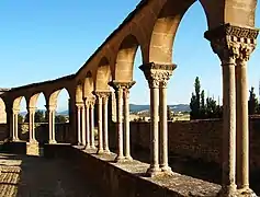 Arquería de la iglesia de Santa María de Eunate.