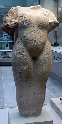 Mujer desnuda de Nínive del templo de Ishtar en Nínive.