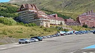 Edificios frente a la Raca: Atalaya, Sarrios, Hotel Europa, Casa Astún