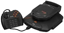 Atari Jaguar CD. Lanzado en septiembre de 1995