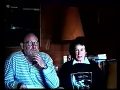 Margaret Atwood y Graeme Gibson hiciendo un propaganda para el medio ambiente (cerro Bodega)