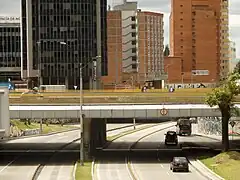 Con el viaducto de la av 26