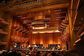 El interior del Avery Fisher Hall (antes de la remodelación de 2022).