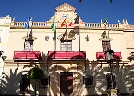 Casa Consistorial de Ayamonte, ubicada en la plaza de la Laguna