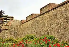 Esquina de lienzos sur y oeste