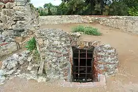 Hueco de comunicación entre el adarve y el interior del baluarte