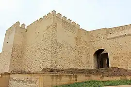 Lienzos norte y este del entronque con La Alcazaba.