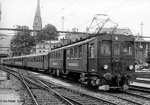 Un antiguo coche automotor en la línea Bodensee-Toggenburg (Suiza)