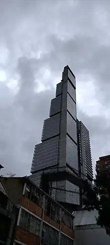 Torre Bacatá vista en calles aldeañas