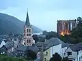 Vista del pueblo con la iglesia de San Pedro