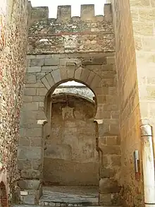 Puerta del Capitel