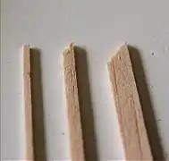 Tres tamaños de madera de balsa diferentes usados con propósitos de ocio