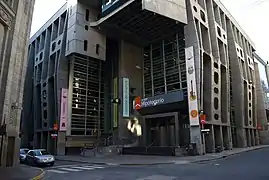 Actual sede central del Banco, en Reconquista y Mitre, ciudad de Buenos Aires. Antigua sede del Banco de Londres en Buenos Aires