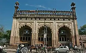 Naqqar khana en el Imambara Bara de Lucknow (1790)