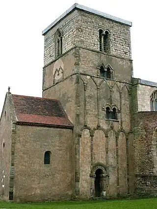 Huecos en arco apuntado  del campanario de la iglesia St Peter de Barton-upon-Humber