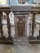 Detalle del comulgatorio.
