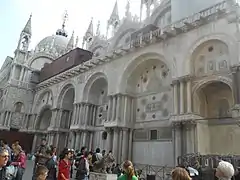 Fachada norte de la basílica de San Marcos.