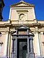 Fachada de la Basílica del Arcángel San Miguel.