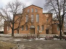 Fachada frontal de la Basílica de Santa Sofía, Sofía