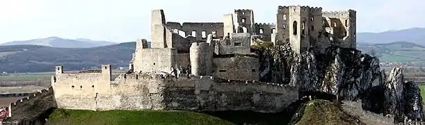 Castillo de Beckov, Eslovaquia.