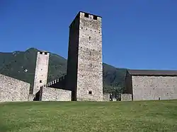 Tres castillos, muralla y defensas del burgo de Bellinzona: Castelgrande