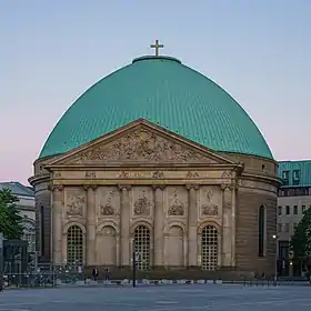 Tímpano friso de la Catedral de Santa Eduviges, Berlín.