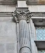 Columna corintia en el Hôtel de Bernuy.