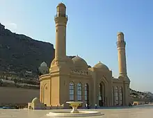 Alminares de la Mezquita Bibi-Heybat (Bakú).