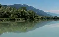 El río Drava cerca de Kamering.