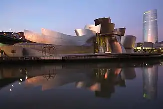 Museo Guggenheim de Bilbao, de Frank Gehry, 1997