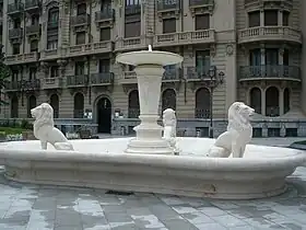 Fuente con leones