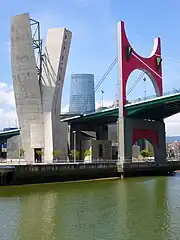 Arcos rojos, de Daniel Buren