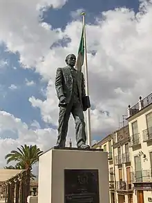 Monumento a Infante en Archidona, donde residió entre 1896 y 1899