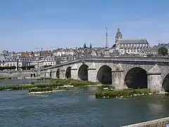 La orilla derecha del río Loira vista desde el barrio Viena.