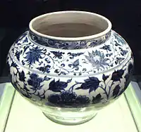 Tarro azul y blanco, Jingdezhen, dinastía Yuan (1271-1368).