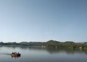 Paseo en bote por el lago Mansar