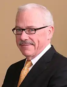 Bob Barr, ex-congresista, candidato a la presidencia