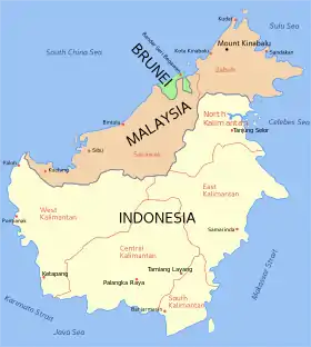 Mapa de Kalimantan (color claro) y sus provincias componentes.