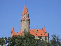 Castillo de Bouzov (reconstrucción)